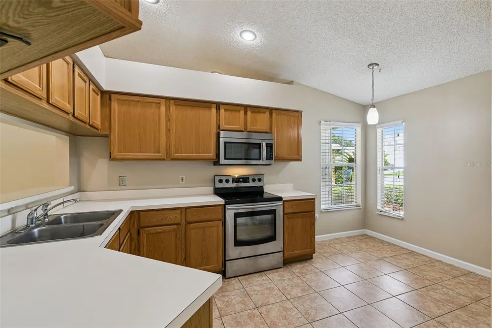 1052 BRIELLE AVENUE Oviedo, FL 32765