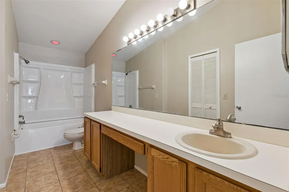 1052 BRIELLE AVENUE Oviedo, FL 32765