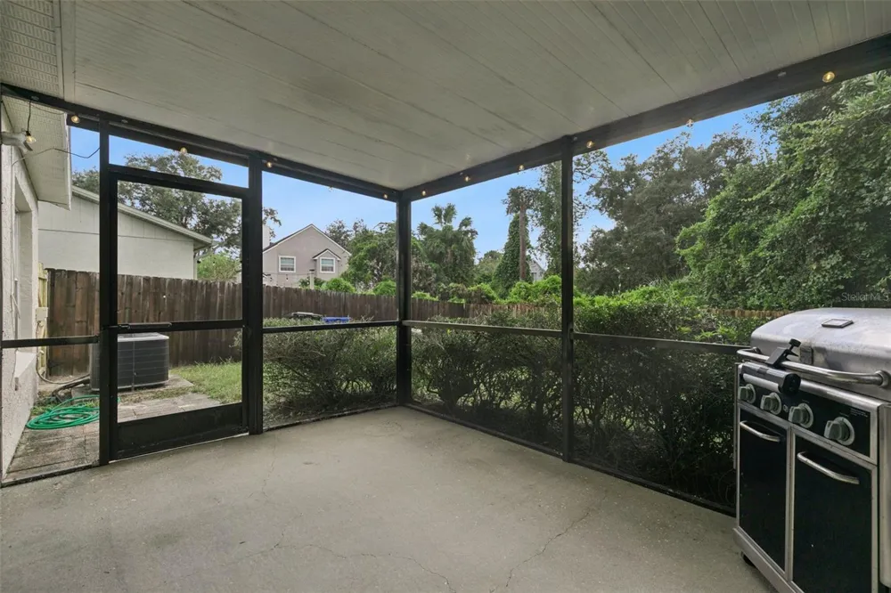 1052 BRIELLE AVENUE Oviedo, FL 32765