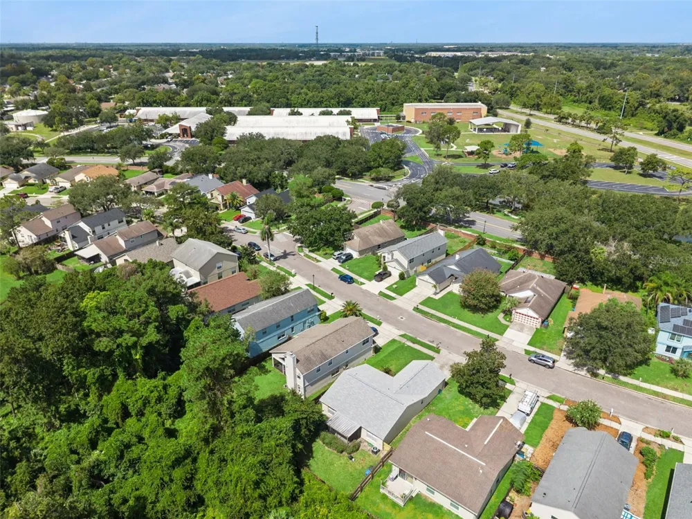 1052 BRIELLE AVENUE Oviedo, FL 32765
