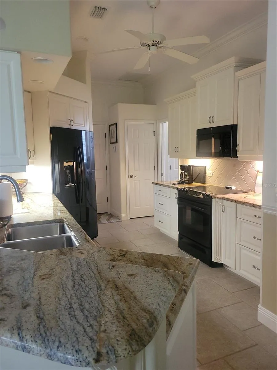 12 TEE VIEW COURT Rotonda West, FL 33947