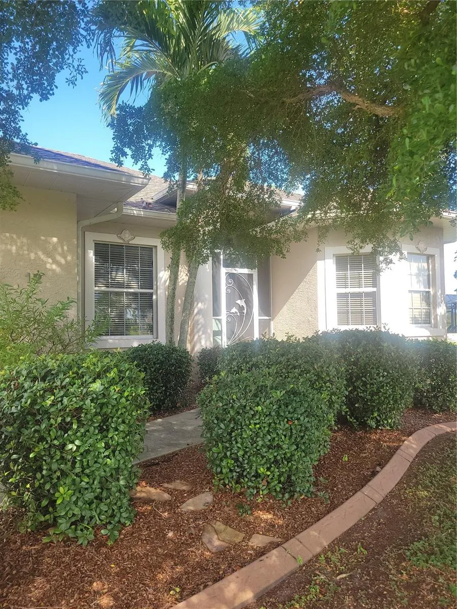 12 TEE VIEW COURT Rotonda West, FL 33947
