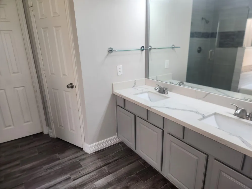 3118 Glen Cullen Lane Pearland, TX 77584
