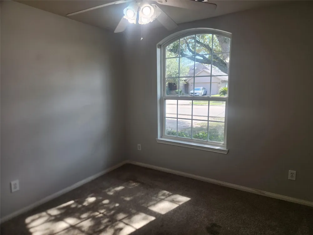 3118 Glen Cullen Lane Pearland, TX 77584