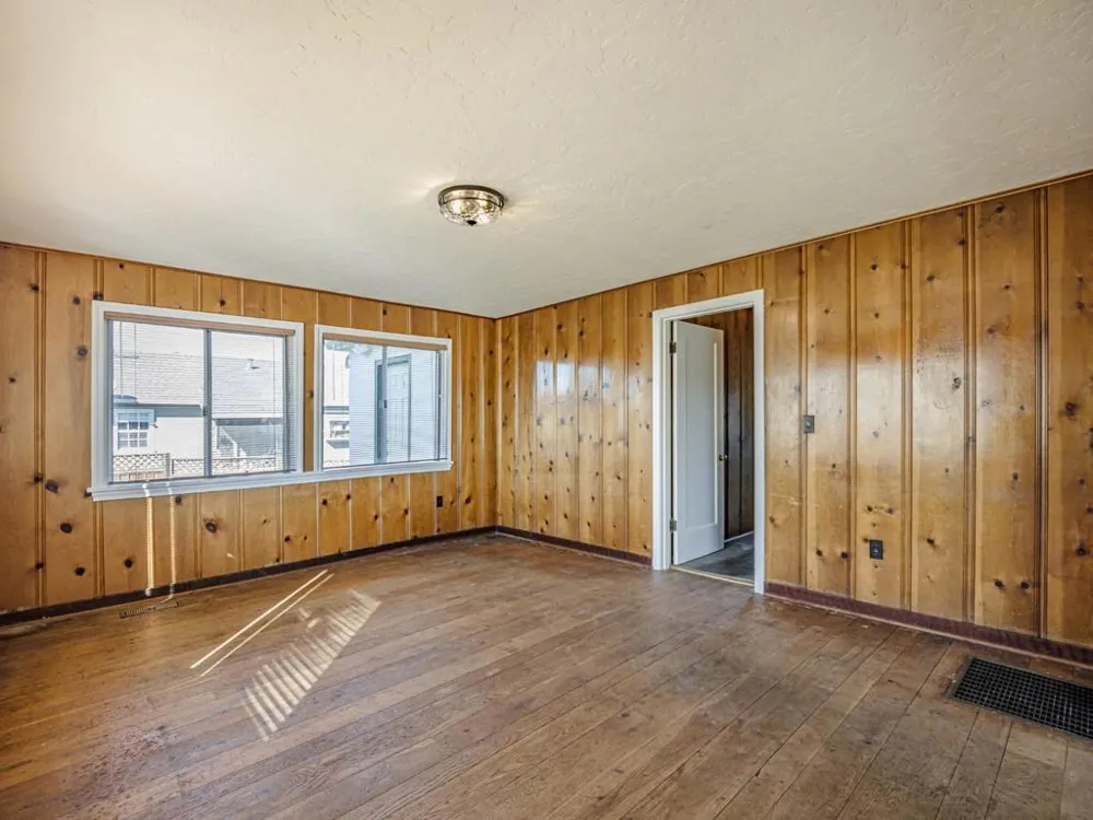 35 Sycamore Street Watsonville, CA 95076
