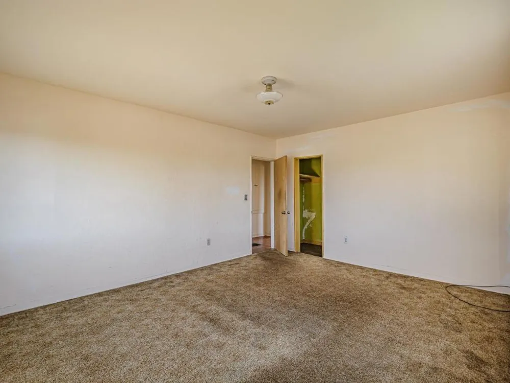 35 Sycamore Street Watsonville, CA 95076