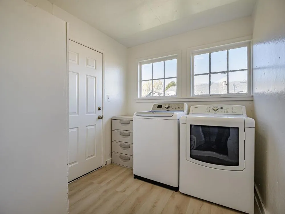 35 Sycamore Street Watsonville, CA 95076