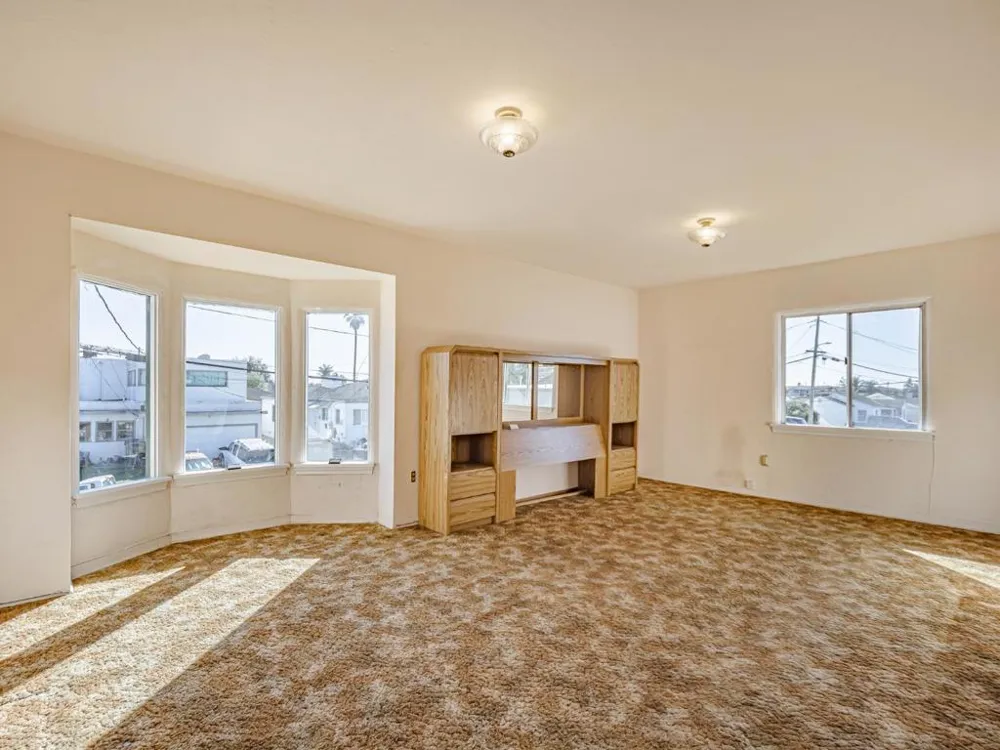 35 Sycamore Street Watsonville, CA 95076