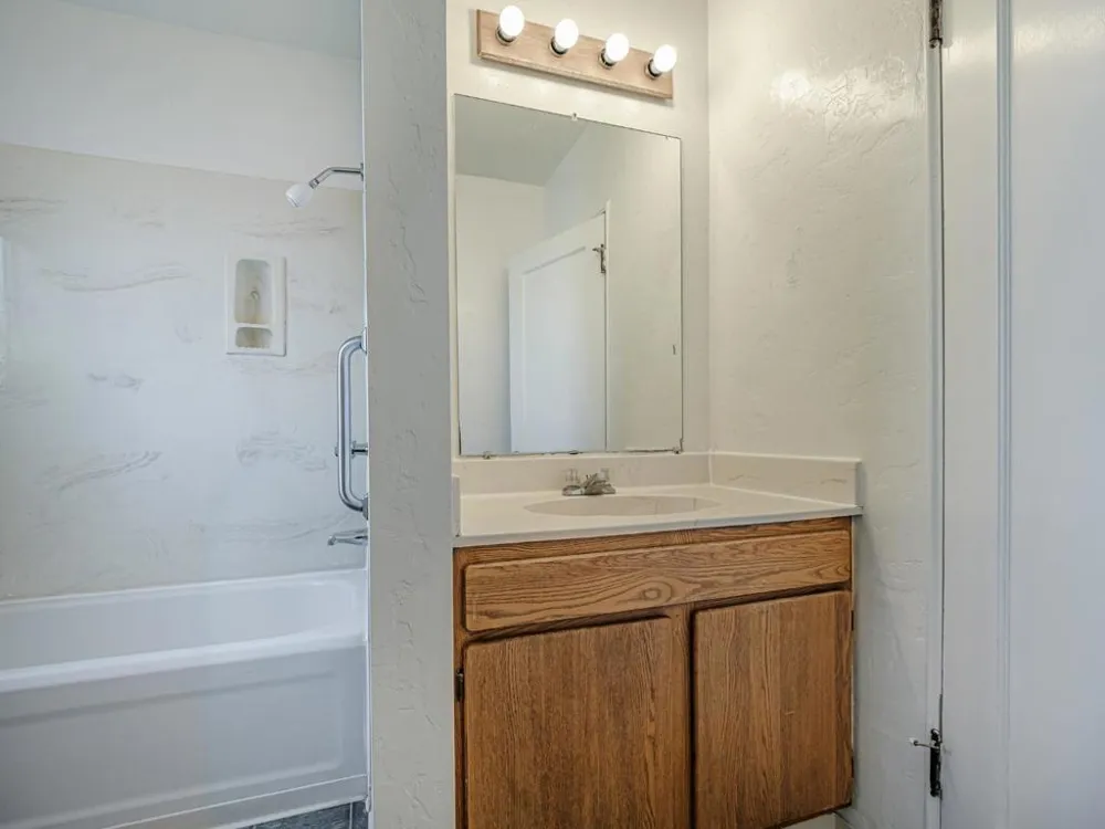 35 Sycamore Street Watsonville, CA 95076