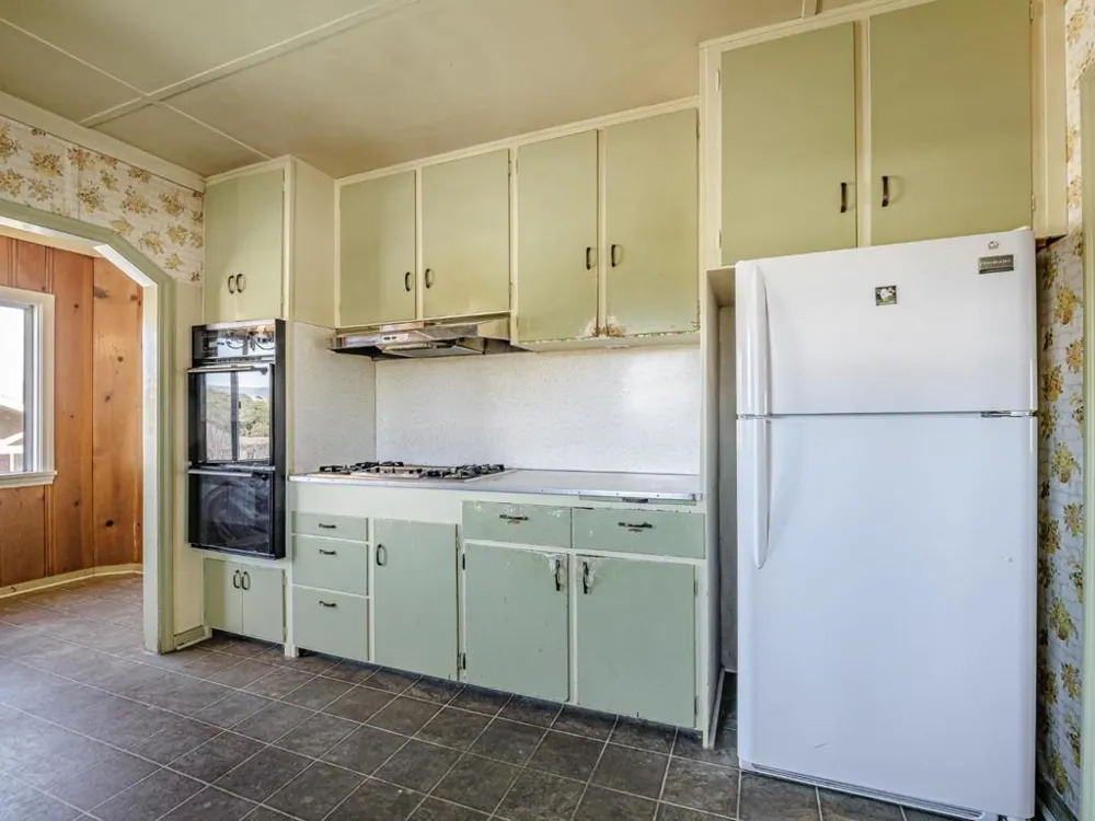 35 Sycamore Street Watsonville, CA 95076