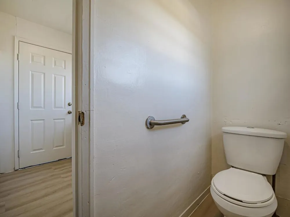 35 Sycamore Street Watsonville, CA 95076