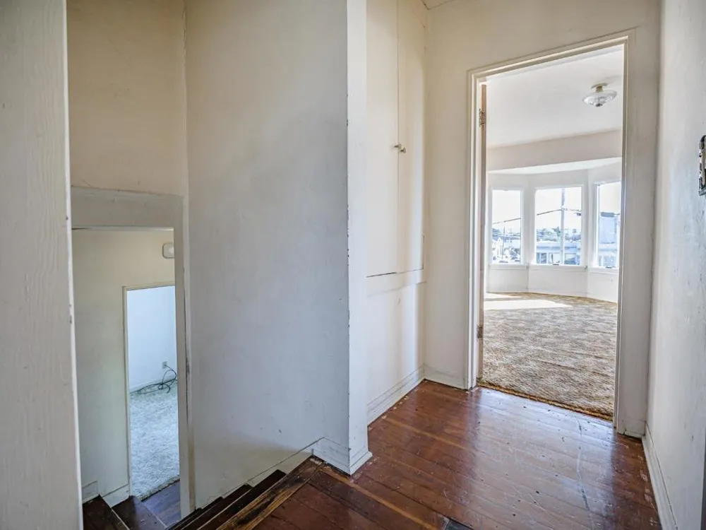 35 Sycamore Street Watsonville, CA 95076