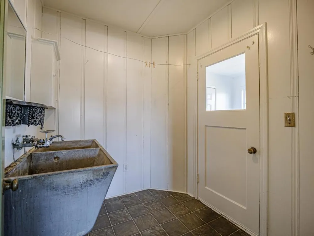 35 Sycamore Street Watsonville, CA 95076