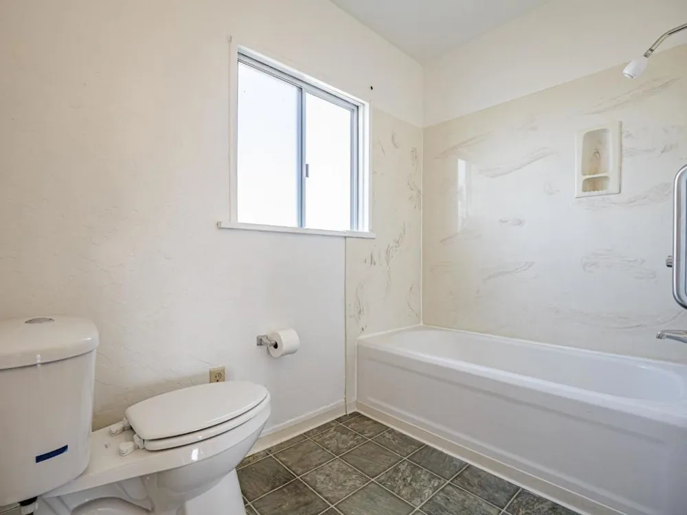 35 Sycamore Street Watsonville, CA 95076