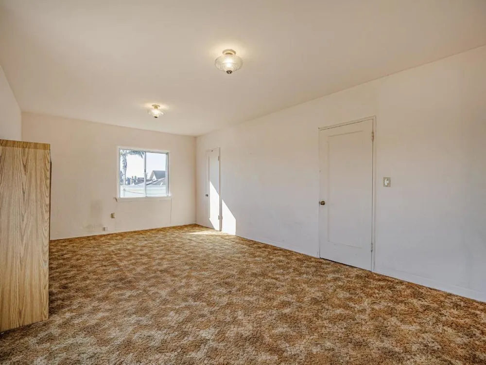 35 Sycamore Street Watsonville, CA 95076