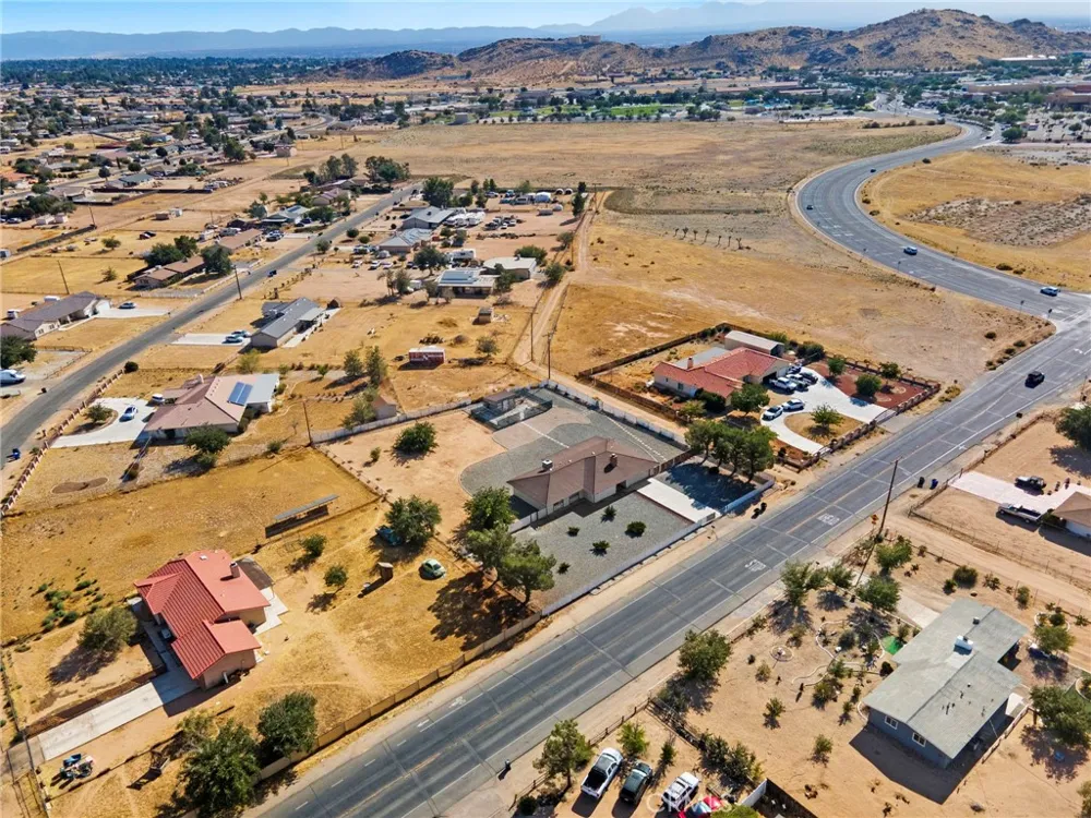 20971 Thunderbird Road Apple Valley, CA 92307