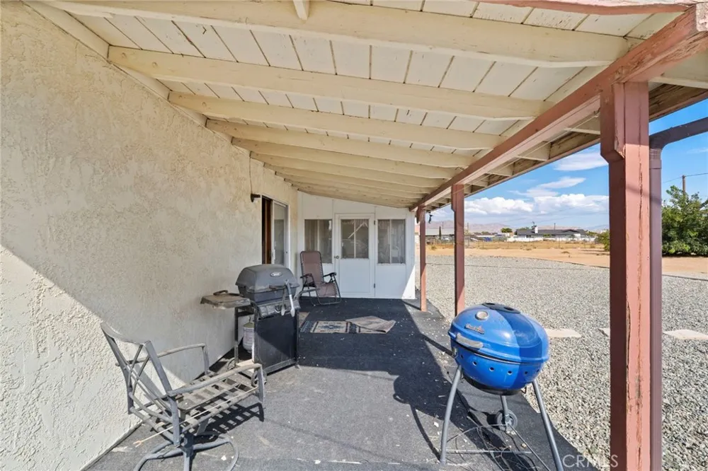 20971 Thunderbird Road Apple Valley, CA 92307