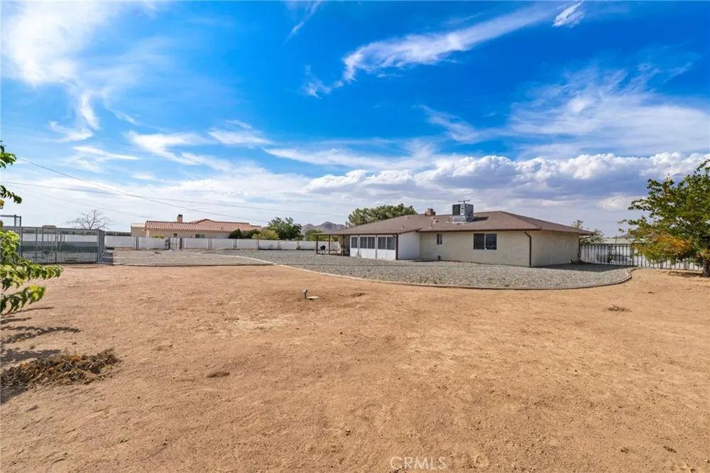 20971 Thunderbird Road Apple Valley, CA 92307