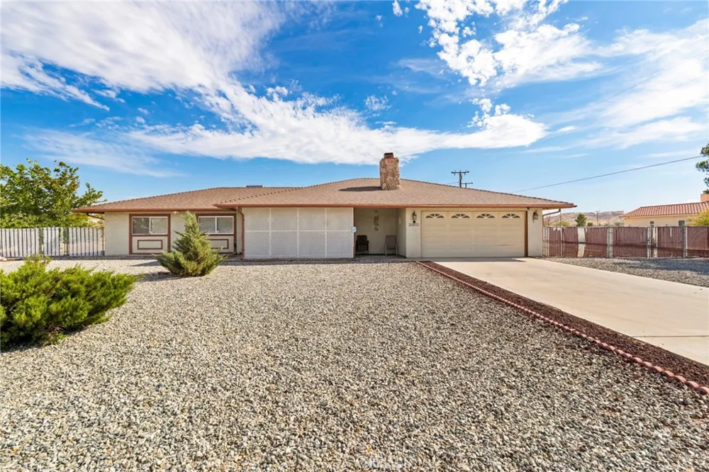 20971 Thunderbird Road Apple Valley, CA 92307