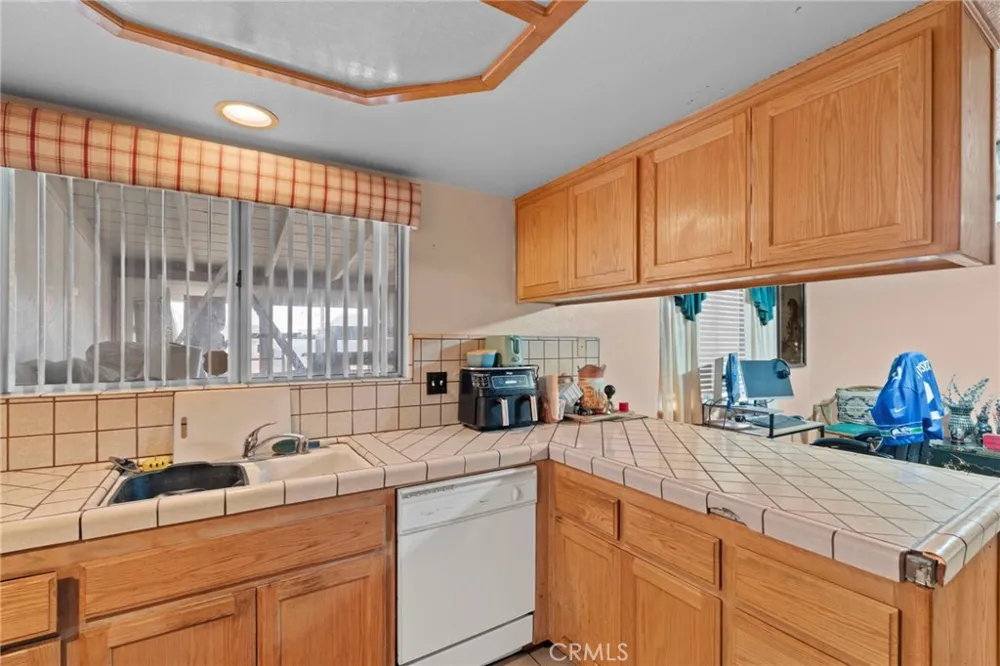 20971 Thunderbird Road Apple Valley, CA 92307