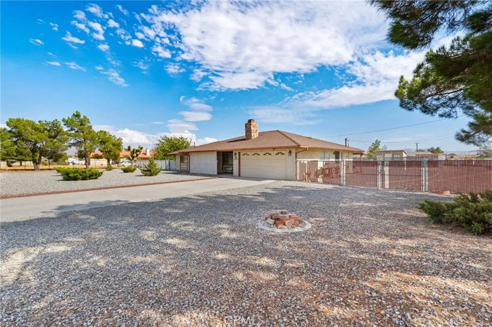 20971 Thunderbird Road Apple Valley, CA 92307