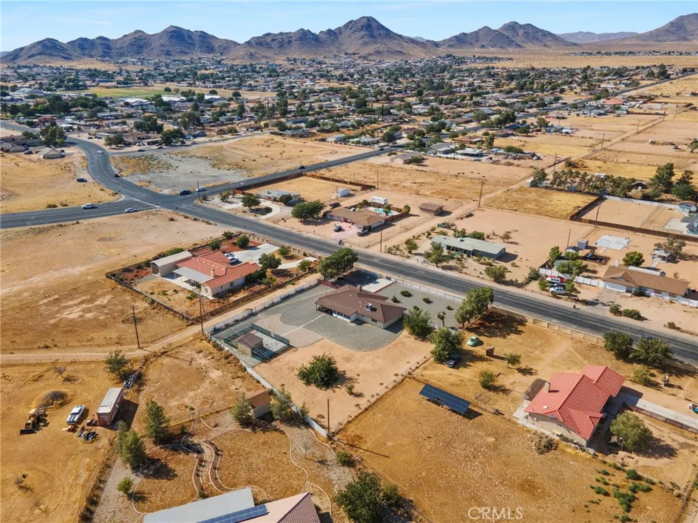 20971 Thunderbird Road Apple Valley, CA 92307