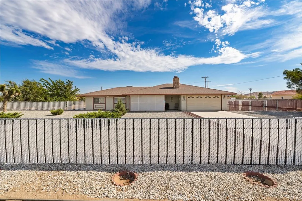 20971 Thunderbird Road Apple Valley, CA 92307