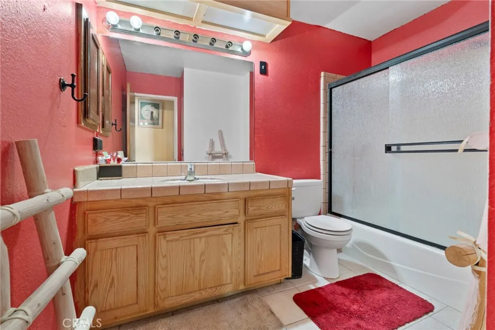 20971 Thunderbird Road Apple Valley, CA 92307