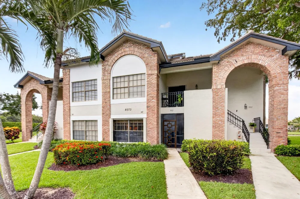 8073 Aberdeen Drive #102 Boynton Beach, FL 33472