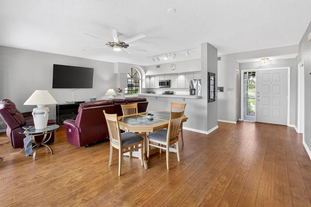 8073 Aberdeen Drive #102 Boynton Beach, FL 33472