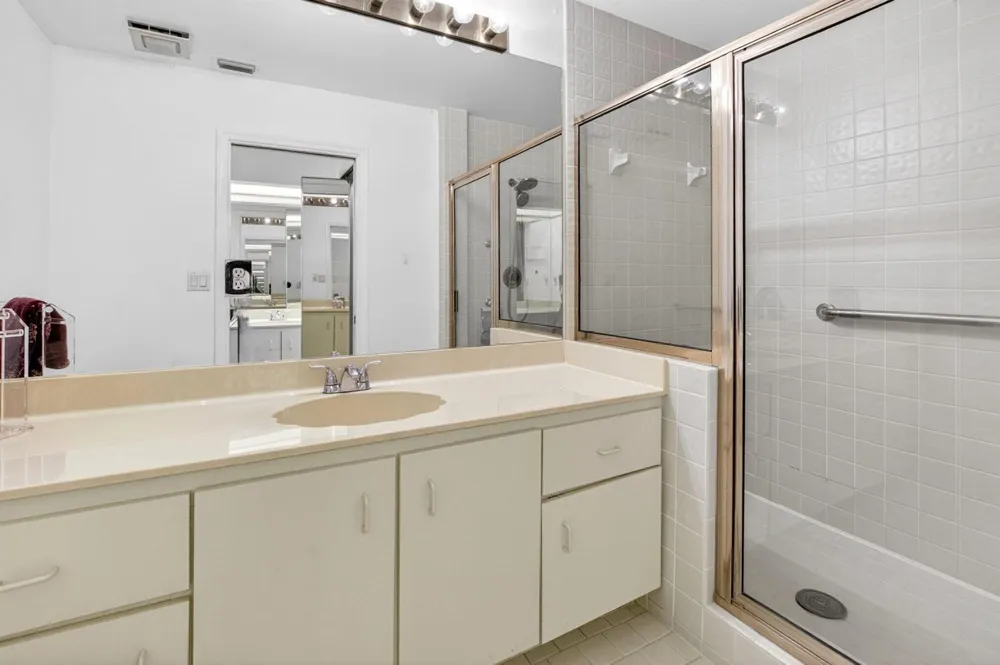 8073 Aberdeen Drive #102 Boynton Beach, FL 33472