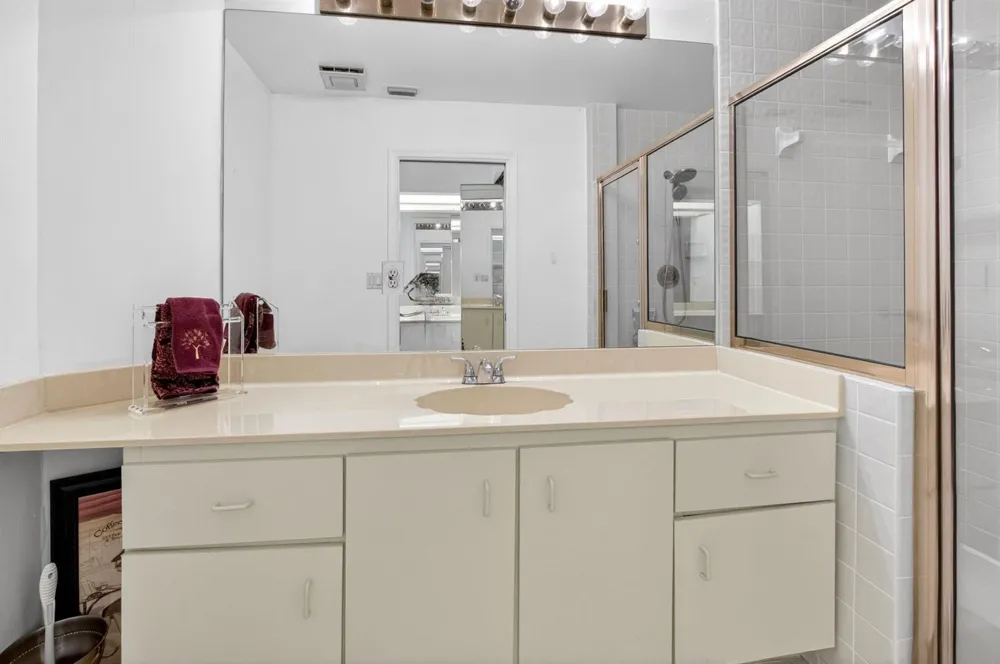 8073 Aberdeen Drive #102 Boynton Beach, FL 33472