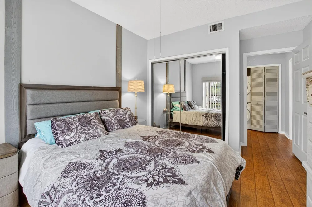 8073 Aberdeen Drive #102 Boynton Beach, FL 33472