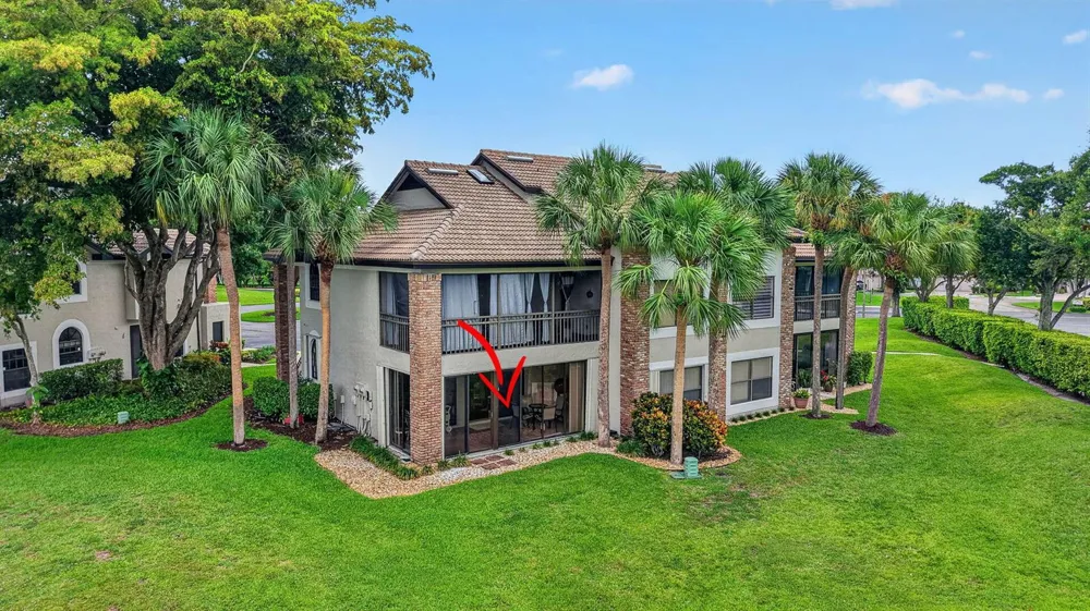 8073 Aberdeen Drive #102 Boynton Beach, FL 33472