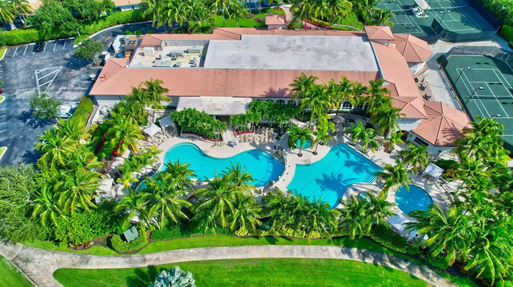 8073 Aberdeen Drive #102 Boynton Beach, FL 33472