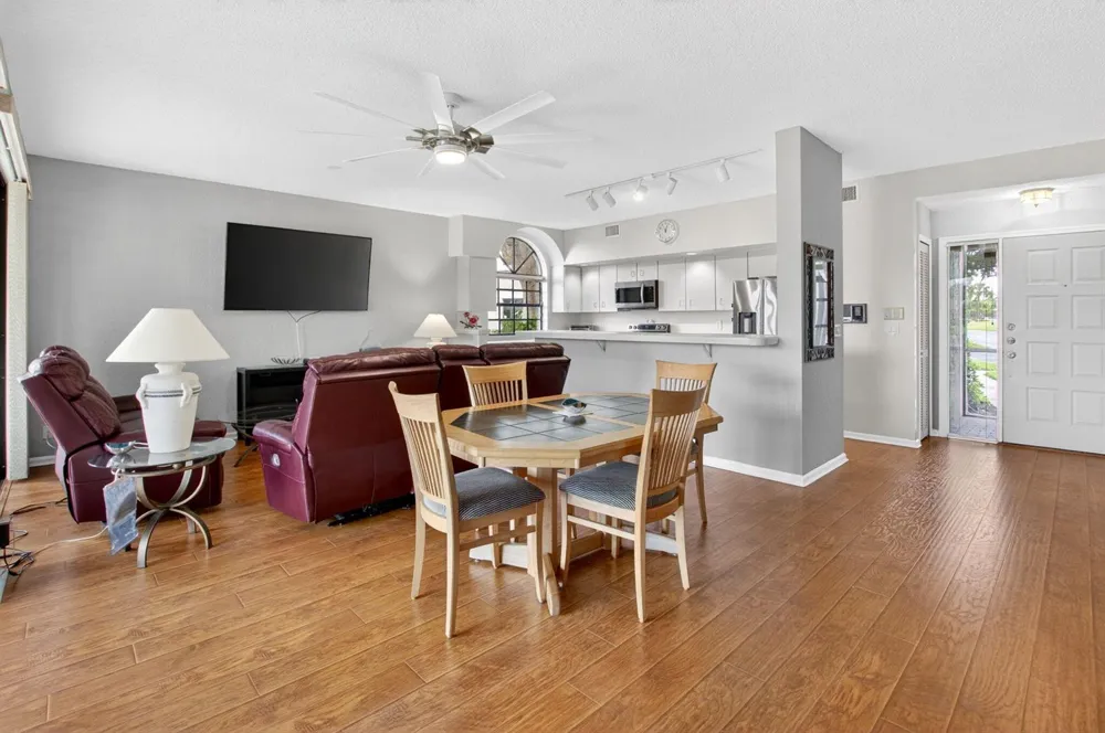 8073 Aberdeen Drive #102 Boynton Beach, FL 33472