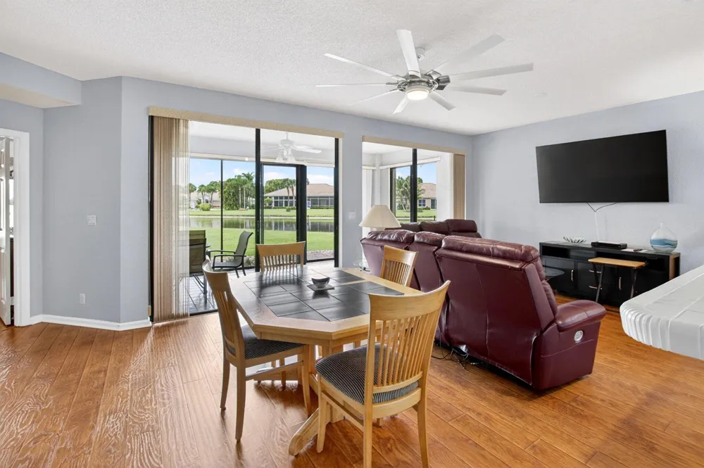 8073 Aberdeen Drive #102 Boynton Beach, FL 33472