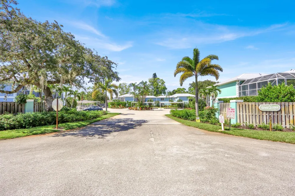 35 SE BEECH TREE LANE Stuart, FL 34994