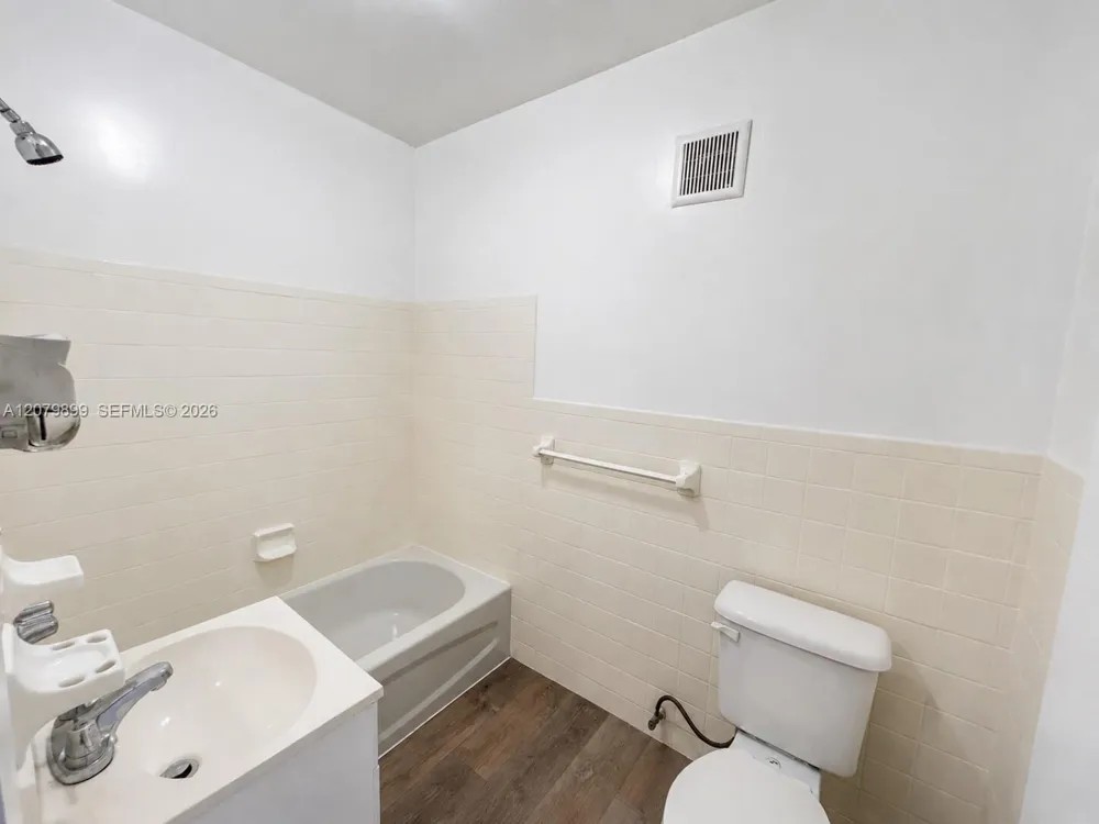 143 SW 9th St #407 Miami, FL 33130