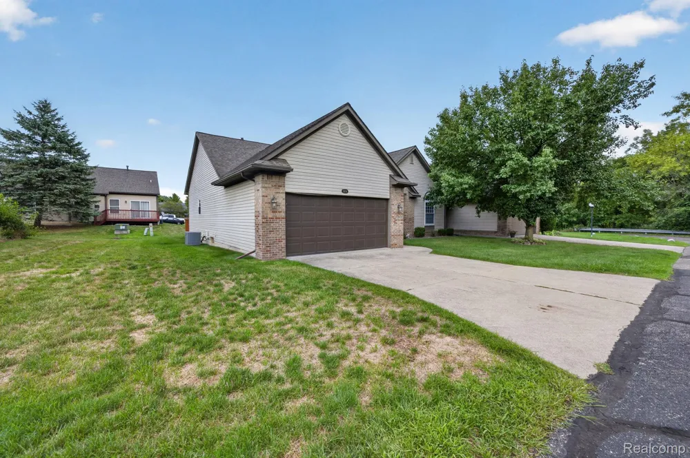 5034 Sandalwood Drive Grand Blanc Charter Township, MI 48439
