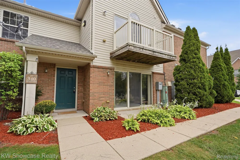 340 Brookfield Drive Westland City, MI 48185