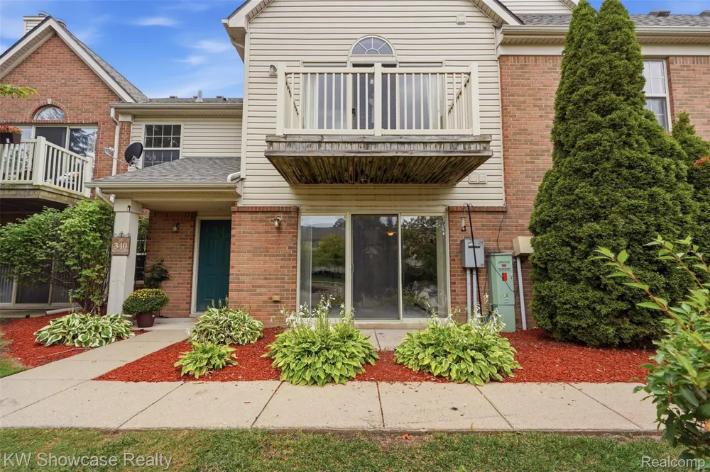 340 Brookfield Drive Westland City, MI 48185