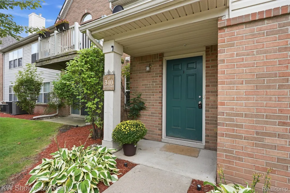 340 Brookfield Drive Westland City, MI 48185