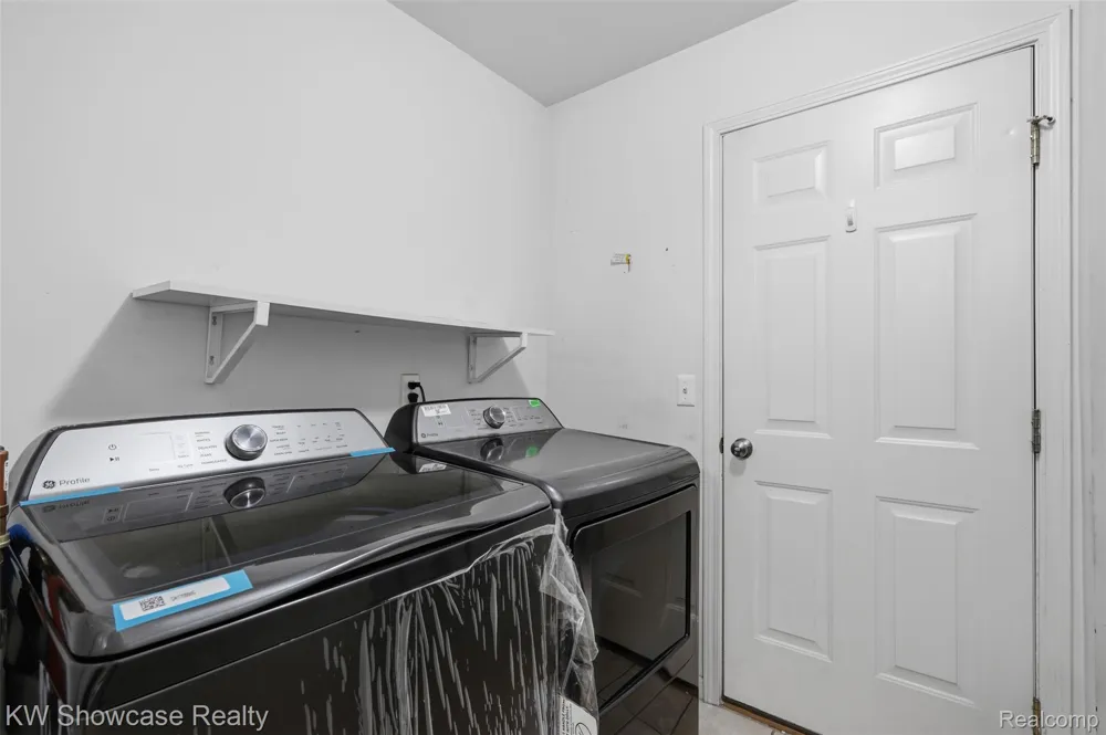 340 Brookfield Drive Westland City, MI 48185