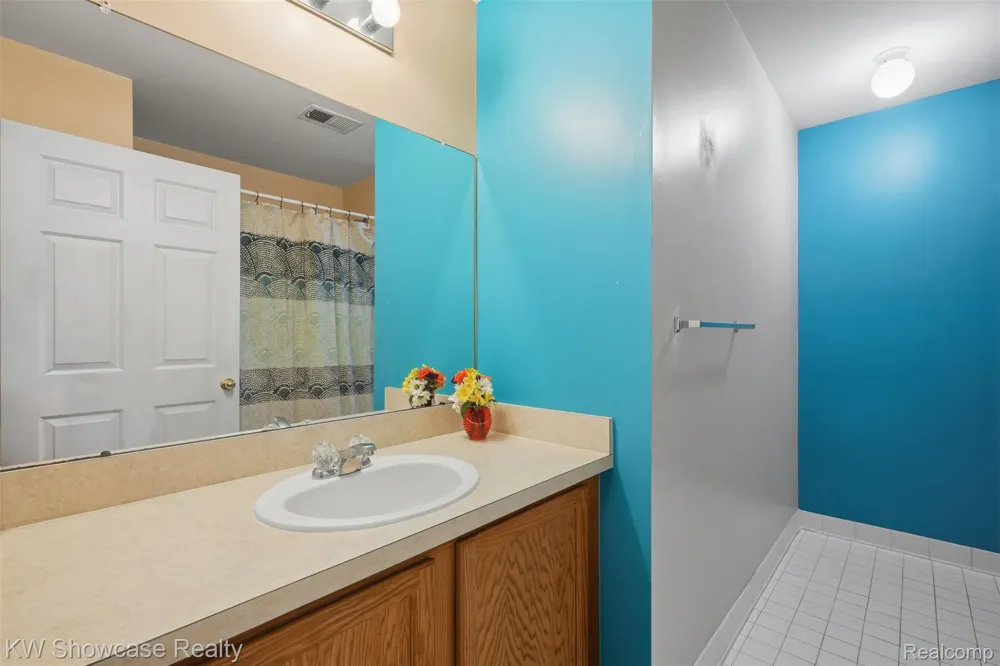 340 Brookfield Drive Westland City, MI 48185