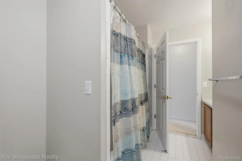 340 Brookfield Drive Westland City, MI 48185