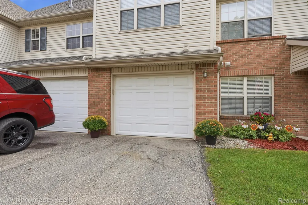 340 Brookfield Drive Westland City, MI 48185
