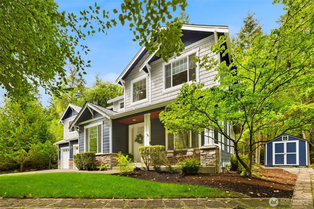 640 8th Avenue Fox Island, WA 98333