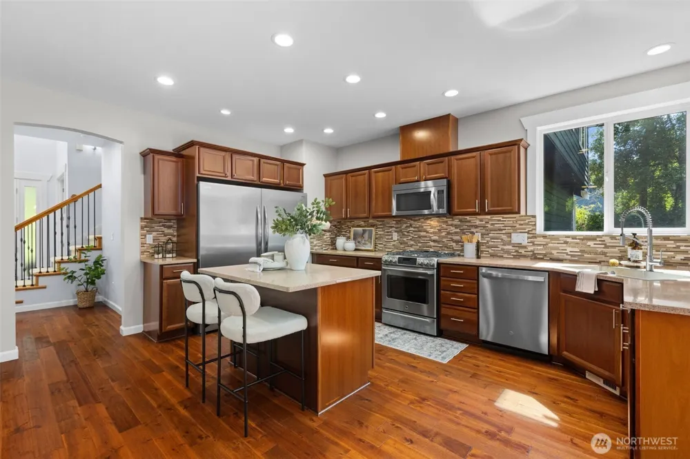 640 8th Avenue Fox Island, WA 98333