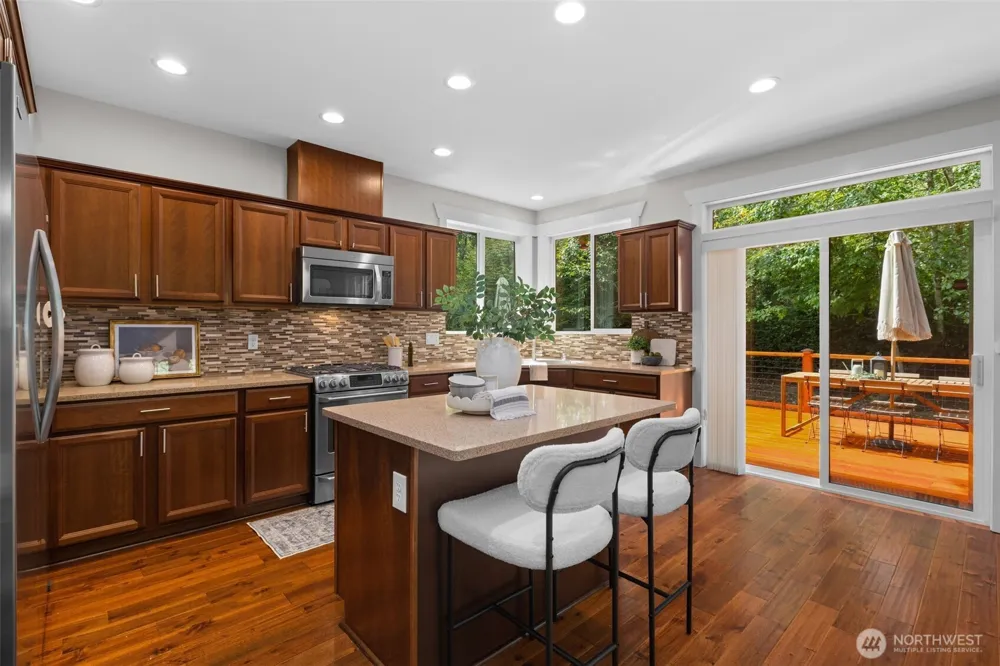 640 8th Avenue Fox Island, WA 98333